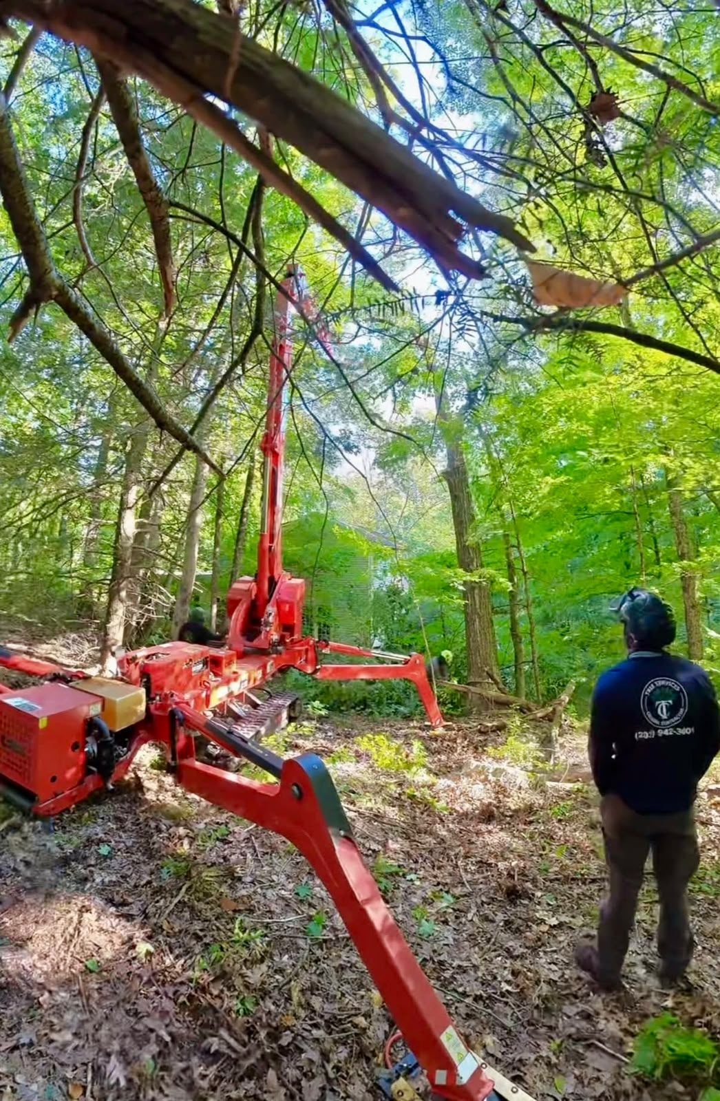 Tree Services and General Contractors of CT crew with spider lift, Connecticut